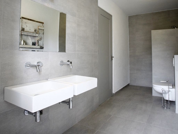 Imagen de la habitación del Hotel J E T S E T Giant Stylish Contemporary Villa At Spanish Water Bay. Foto 7