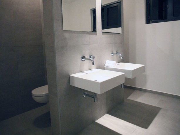 Imagen de la habitación del Hotel J E T S E T Giant Stylish Contemporary Villa At Spanish Water Bay. Foto 8