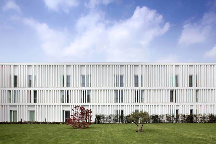 Imagen de los exteriores del Hotel J. Foto 14