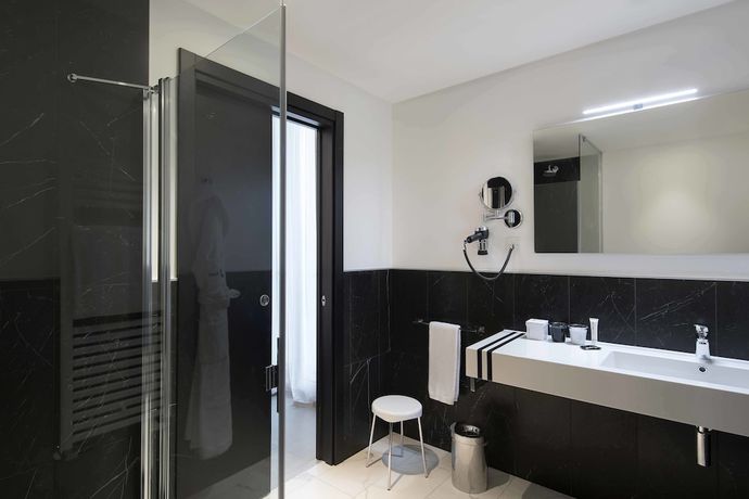 Imagen de la habitación del Hotel J. Foto 8