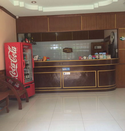 Imagen de los interiores del Hotel J Holiday Inn. Foto 15