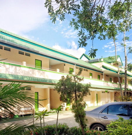 Imagen de los interiores del Hotel J Holiday Inn. Foto 16