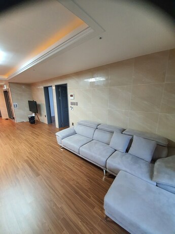 Imagen de la habitación del Hotel J Hotel. Foto 12