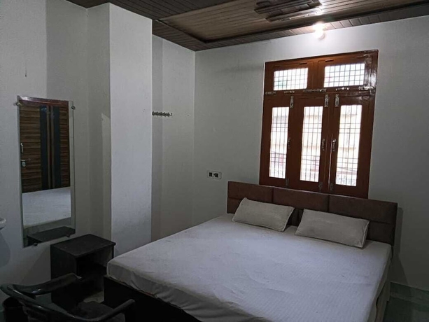 Imagen de la habitación del Hotel J K Palace. Foto 3