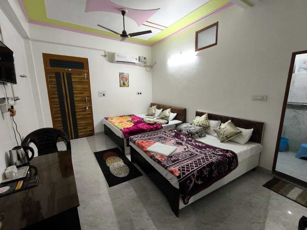 Imagen de la habitación del Hotel J K Palace. Foto 14