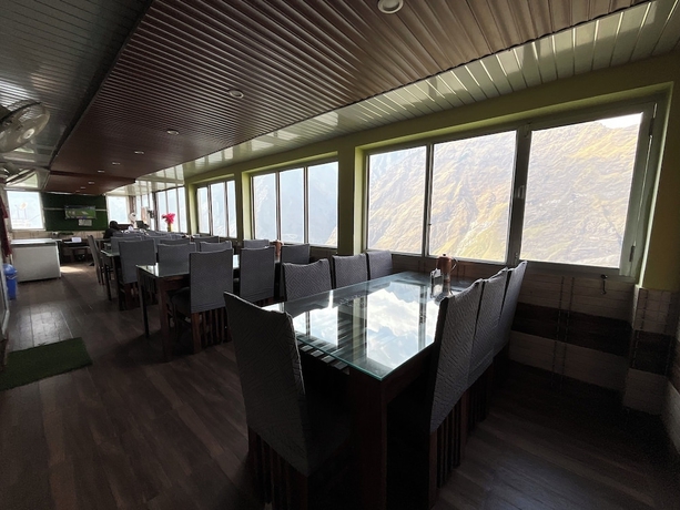 Imagen del bar/restaurante del Hotel J M S Guest House. Foto 2