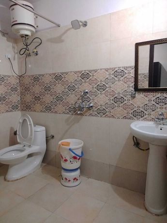 Imagen de la habitación del Hotel J P Regency. Foto 7