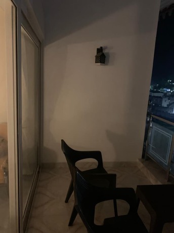 Imagen de la habitación del Hotel J P Regency. Foto 15