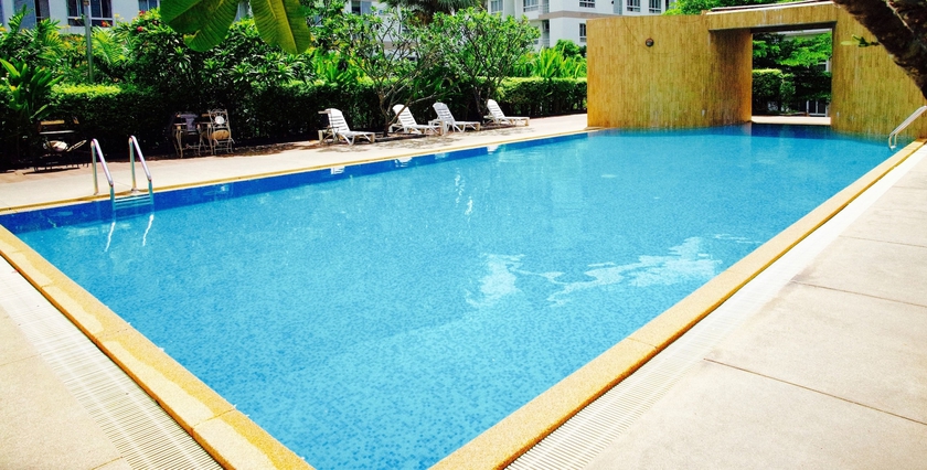 Imagen de la piscina del Hotel J Park. Foto 17