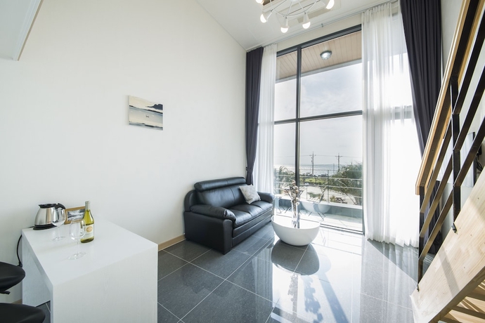 Imagen de la habitación del Hotel J Raum. Foto 2