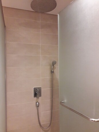 Imagen de la habitación del Hotel J Square. Foto 19