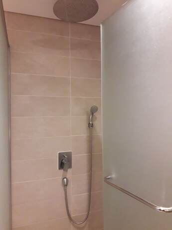 Imagen de la habitación del Hotel J Square. Foto 24