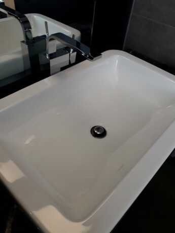 Imagen de la habitación del Hotel J Square. Foto 28