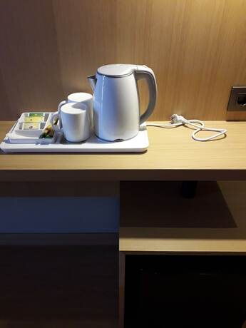 Imagen de la habitación del Hotel J Square. Foto 29