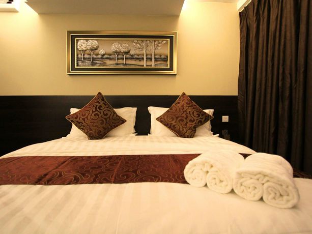 Imagen de la habitación del Hotel J Suites. Foto 4