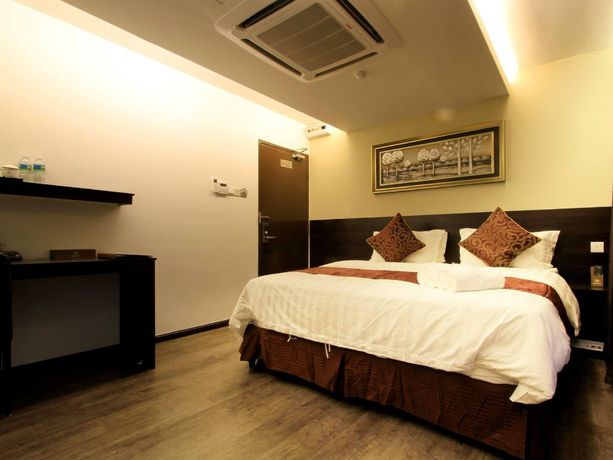 Imagen de la habitación del Hotel J Suites. Foto 7