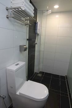 Imagen de la habitación del Hotel J Suites. Foto 8