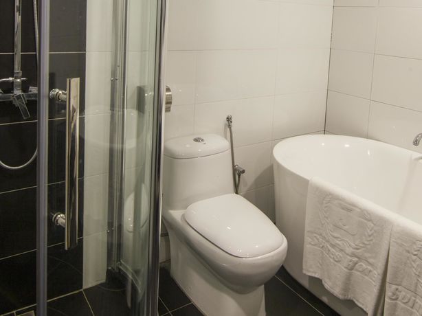 Imagen de los exteriores del Hotel J Suites. Foto 14