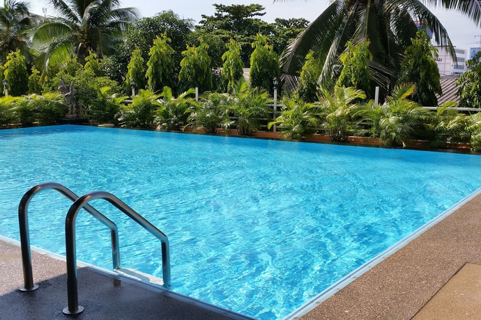 Imagen de la piscina del Hotel J - Town Serviced Apartments. Foto 13