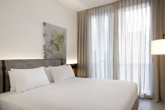 Imagen de la habitación del Hotel J, Tur&iacute;n. Foto 9