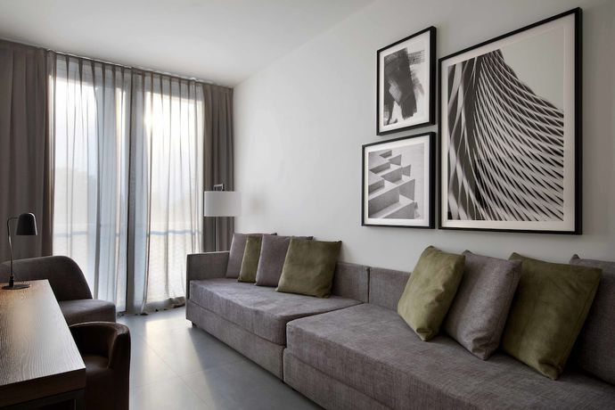 Imagen de la habitación del Hotel J, Tur&iacute;n. Foto 10