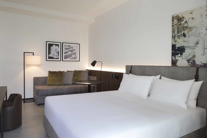 Imagen de la habitación del Hotel J, Tur&iacute;n. Foto 13