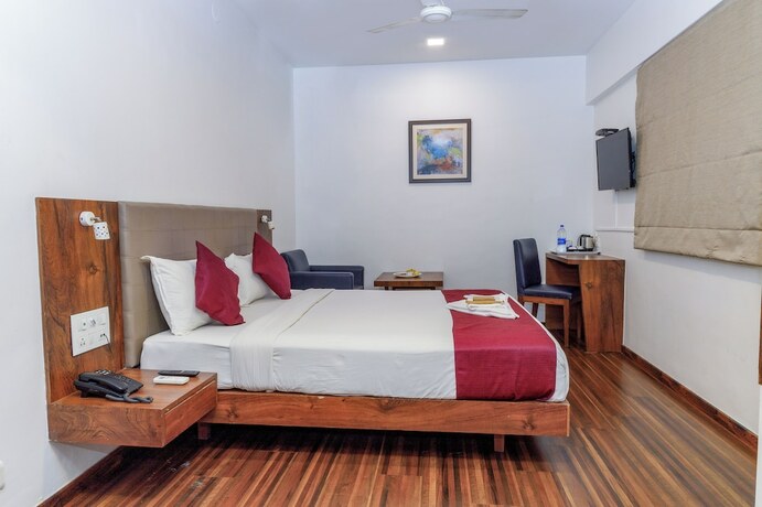 Imagen de la habitación del Hotel J and Banquets. Foto 17