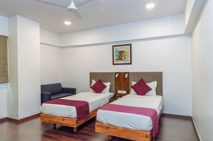 Imagen de la habitación del Hotel J and Banquets. Foto 22