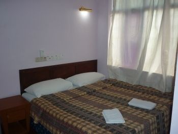 Imagen de los interiores del Hotel J and J. Foto 12