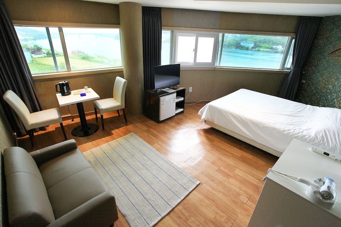 Imagen de la habitación del Hotel J hotel. Foto 6