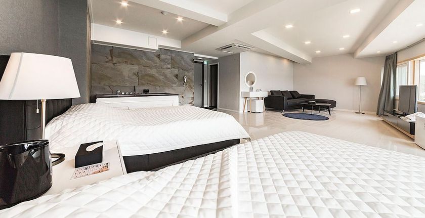 Imagen de la habitación del Hotel J hotel. Foto 7