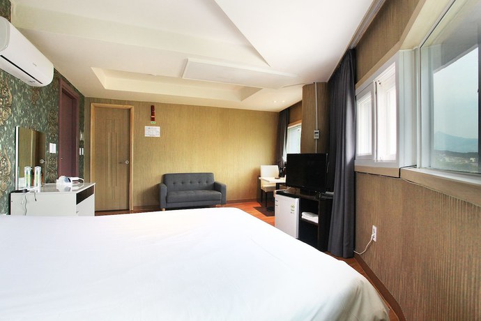 Imagen de la habitación del Hotel J hotel. Foto 8