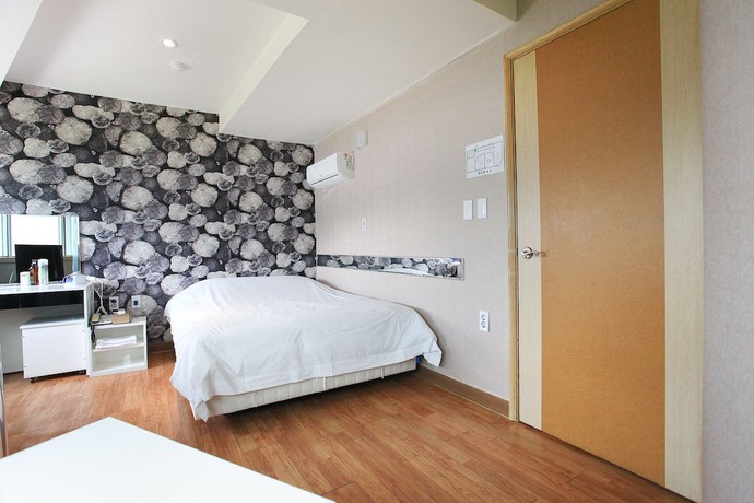 Imagen de la habitación del Hotel J hotel. Foto 14