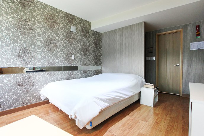 Imagen de la habitación del Hotel J hotel. Foto 15