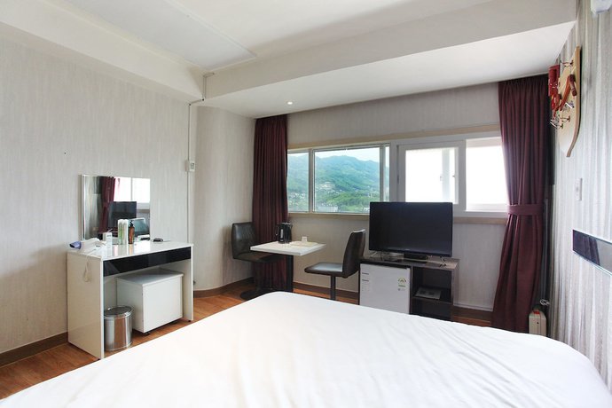 Imagen de la habitación del Hotel J hotel. Foto 19