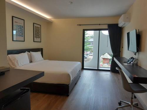 Imagen de la habitación del Hotel J2. Foto 13