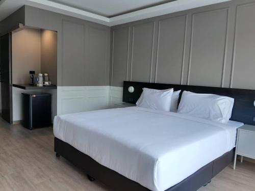 Imagen de la habitación del Hotel J2. Foto 19