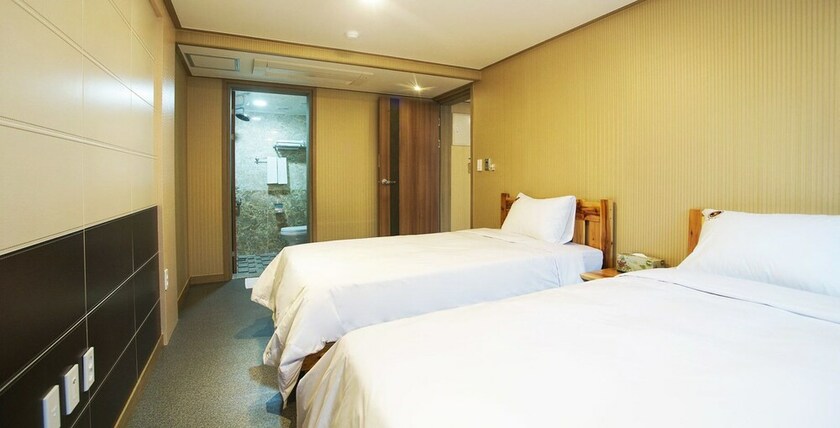 Imagen de la habitación del Hotel J2 Family Jeju. Foto 31