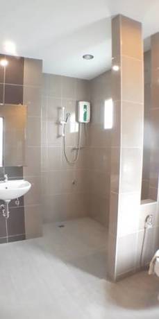 Imagen de la habitación del Hotel J2, Mae Sot. Foto 7