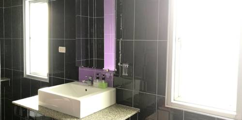 Imagen de la habitación del Hotel J2, Mae Sot. Foto 14