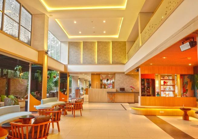 Imagen de los interiores del Hotel J4 Hotels Legian - Chse Certified. Foto 15