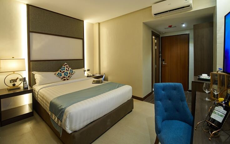 Imagen de la habitación del Hotel J7 Plaza Hotel. Foto 17