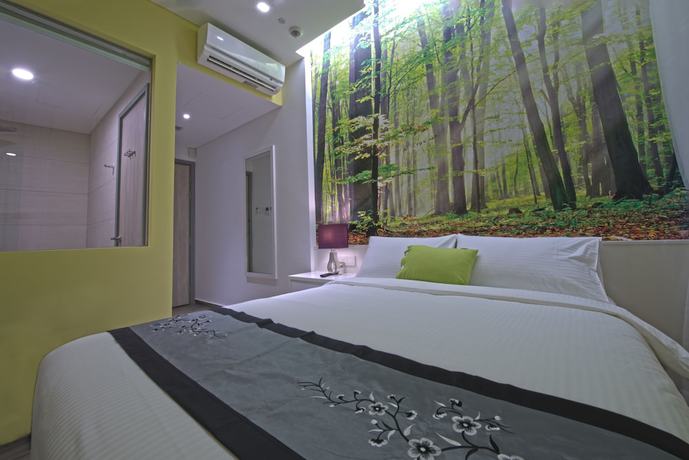 Imagen de la habitación del Hotel J8 (sg Clean). Foto 7