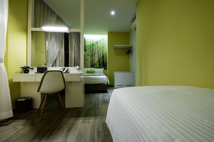 Imagen de la habitación del Hotel J8 (sg Clean). Foto 13