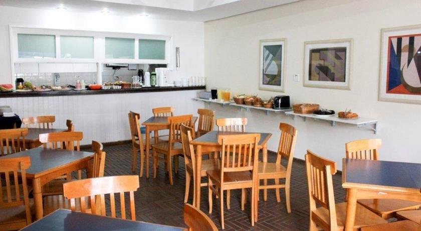 Imagen del bar/restaurante del Hotel JAGUARY SUMARE, Sumar&eacute;. Foto 2