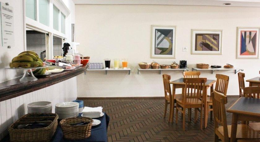 Imagen del bar/restaurante del Hotel JAGUARY SUMARE, Sumar&eacute;. Foto 3