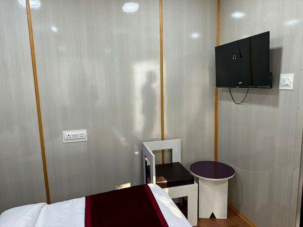 Imagen general del Hotel JAI SANTOSHI DHAAM. Foto 6