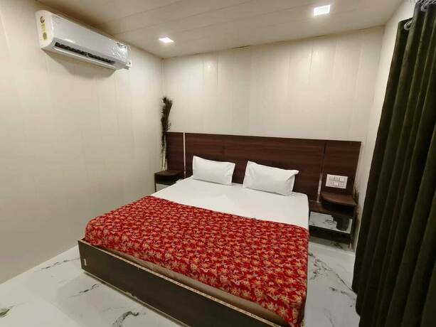 Imagen general del Hotel JAI SANTOSHI DHAAM. Foto 14