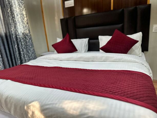Imagen de la habitación del Hotel JAI SANTOSHI DHAAM. Foto 20
