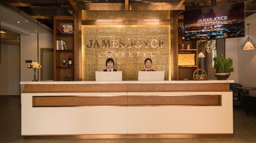Imagen de los interiores del Hotel JAMES JOYCE COFFETEL LANGFANG GU AN AIRPORT XINCHE. Foto 5